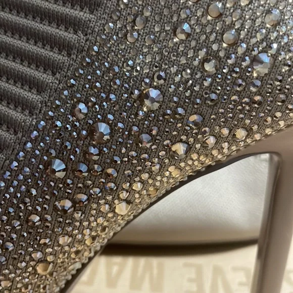 Brand new. Never worn - Picture 6 of 6